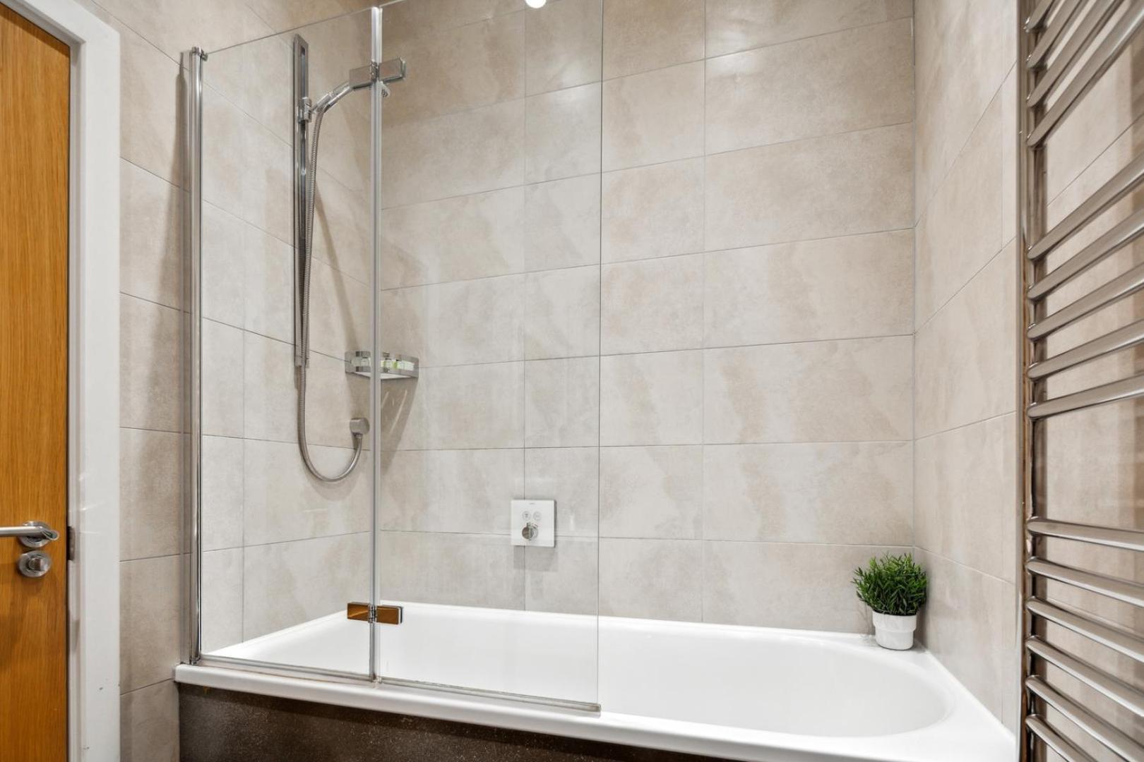 Bnbnook - Spacious 3br Near West End & Covent Garden Apartment *